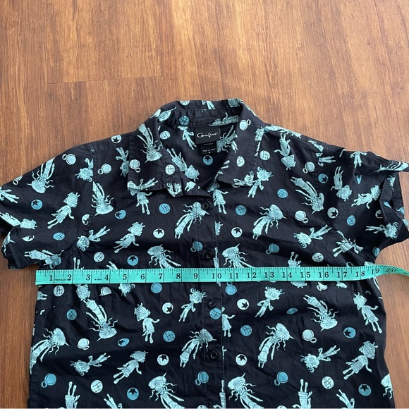 Coraline Hot Topic Shirt Womens Juniors Small Button Short Sleeve Ghost Children - Picture 9 of 12